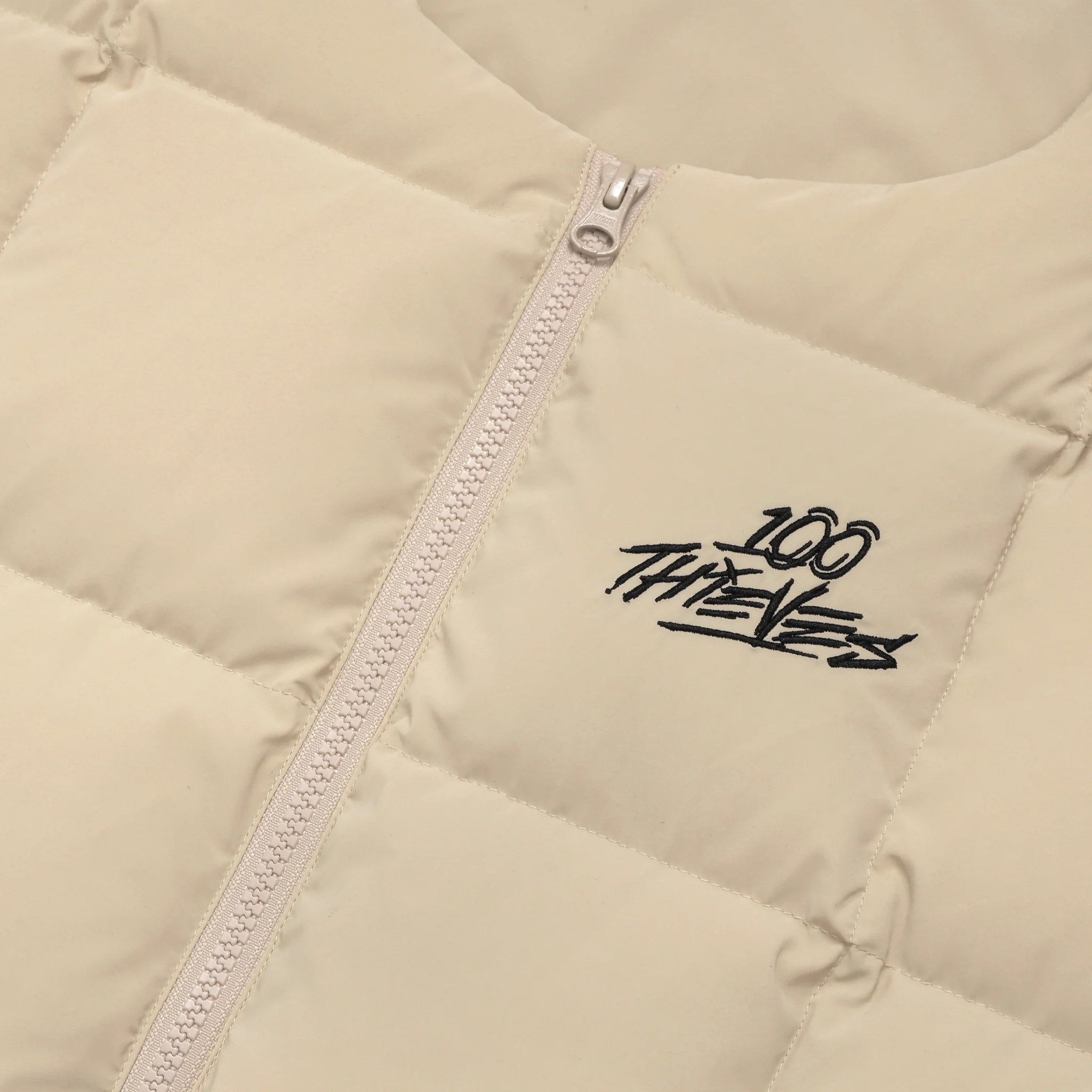 100 Thieves x Malbon Flintlock Puffer Vest - Sand - Image 3