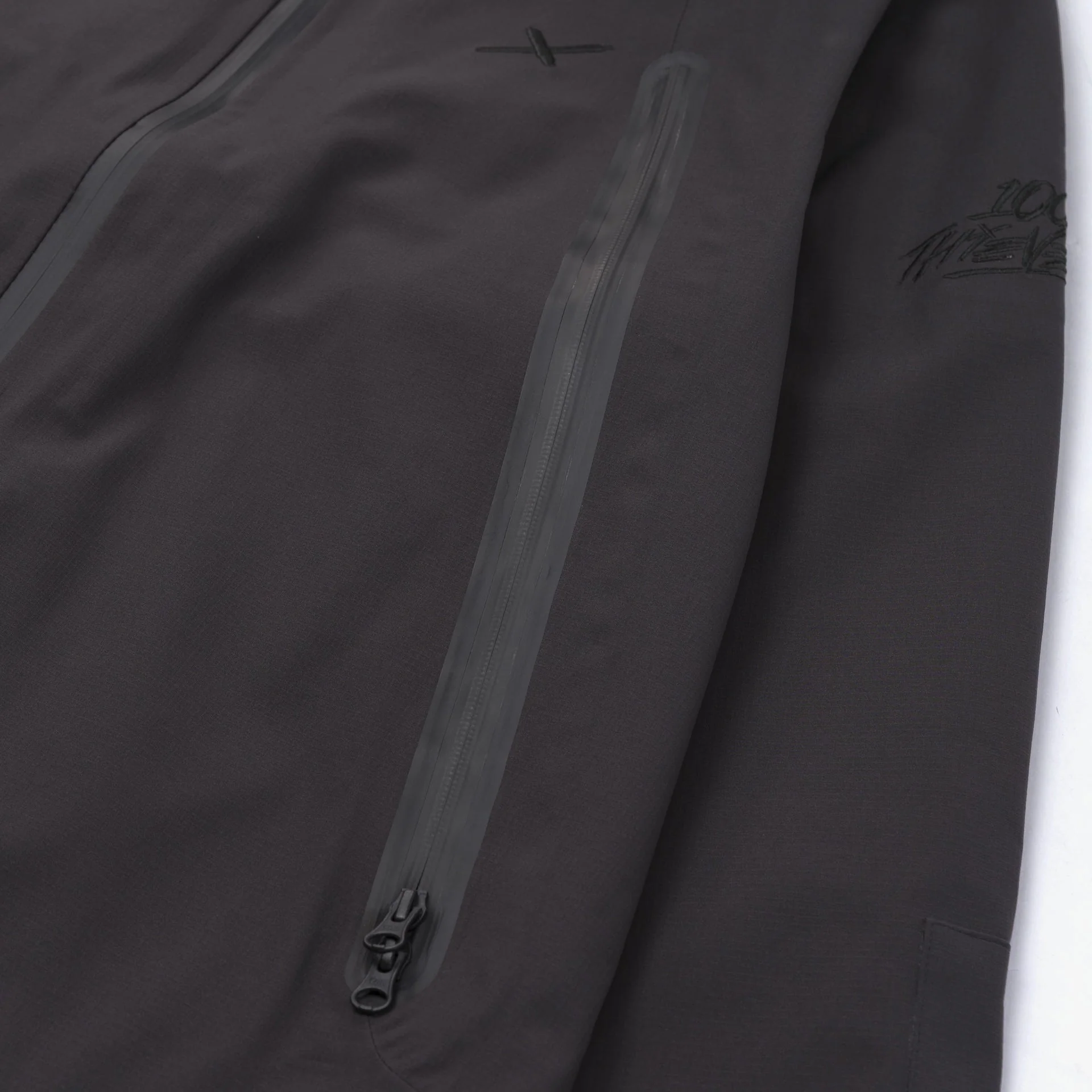 Foundations SS'24 3L Shell Jacket - Graphite - Image 6
